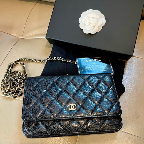 CHANEL Handbags - Chanel caviar with gold hardware wallet on chain black